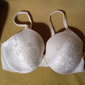 EUC 34DD Bra Made by Soma White Floral Lace Underwire